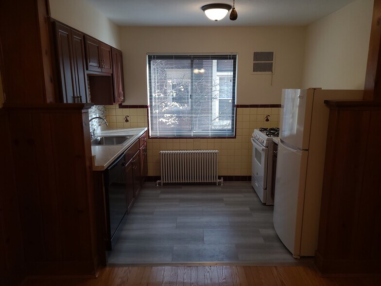 Building Photo - 234 Woolper Ave