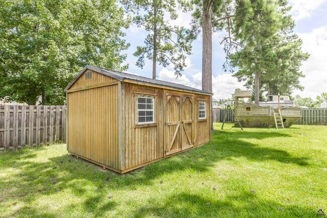 Building Photo - 153 Forestbrooke Way