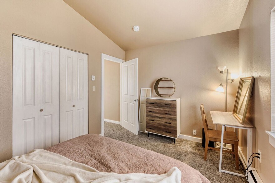 Building Photo - 4739 Pearl St