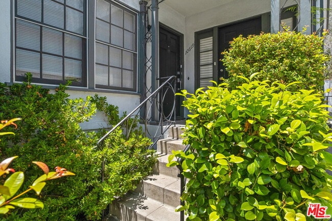 Building Photo - 10621 Ashton Ave