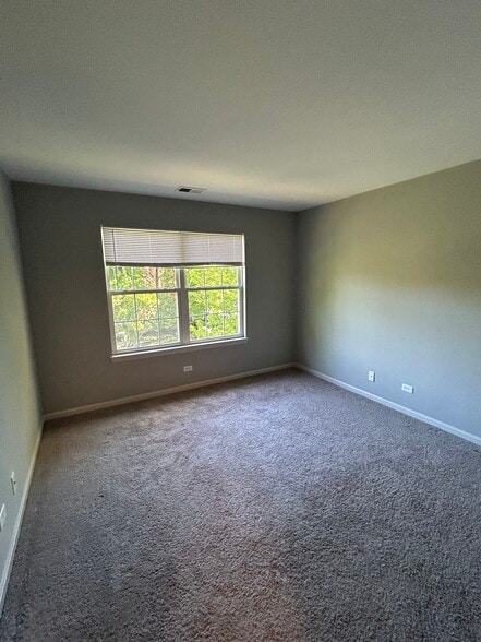 Building Photo - 958 Kensington Dr
