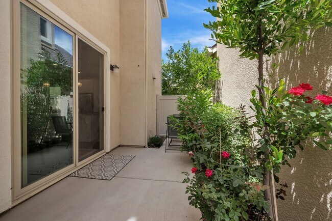 Building Photo - 9310 Mystic Lake Alley