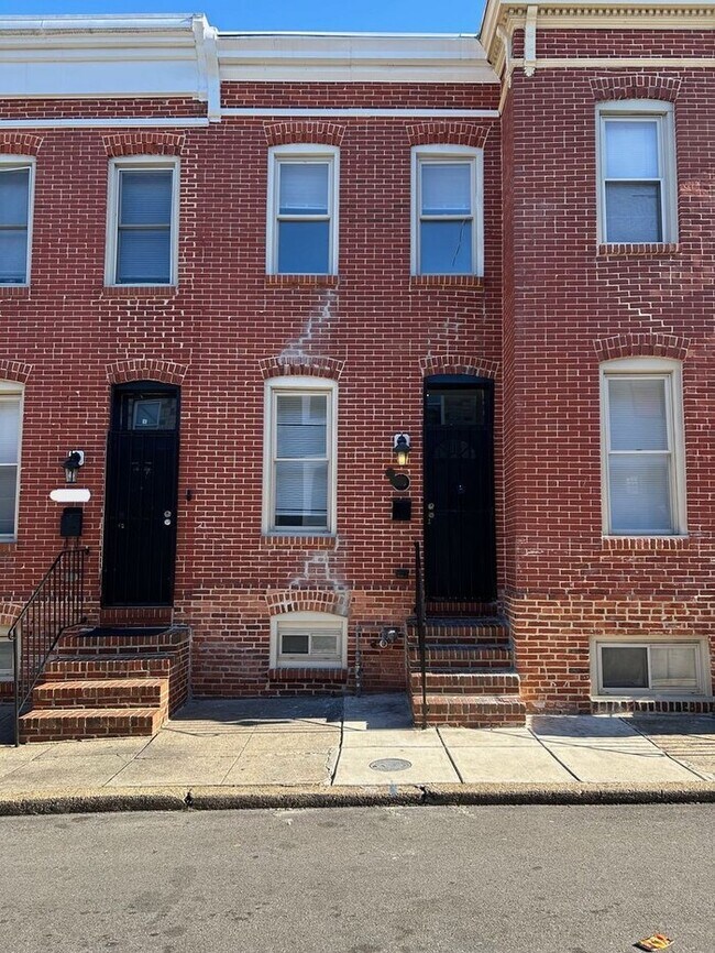 Building Photo - 2 Bedrooms 2 Bathrooms