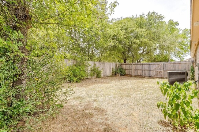 Building Photo - Great 4 Bed, 2 Bath in South Arlington- Mansfield ISD-  76001