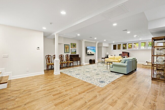 Building Photo - 91 Dogwood Ln