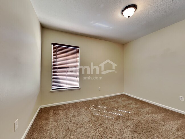 Building Photo - 86718 Cartesian Pointe Dr