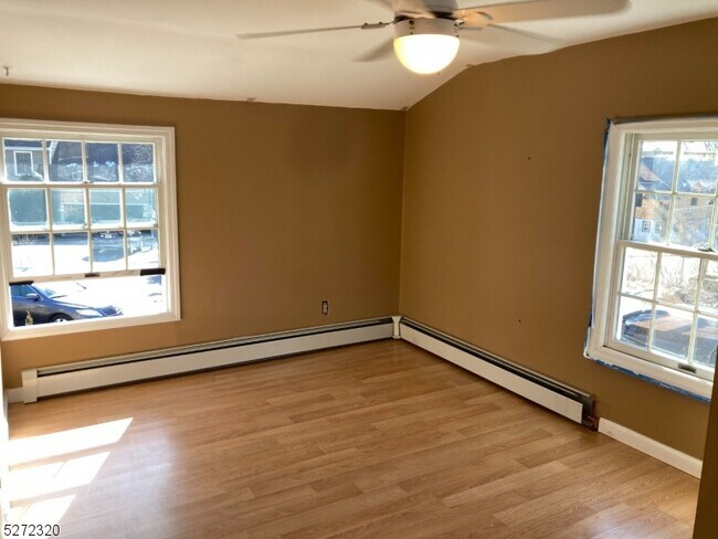 Building Photo - 748 Green St