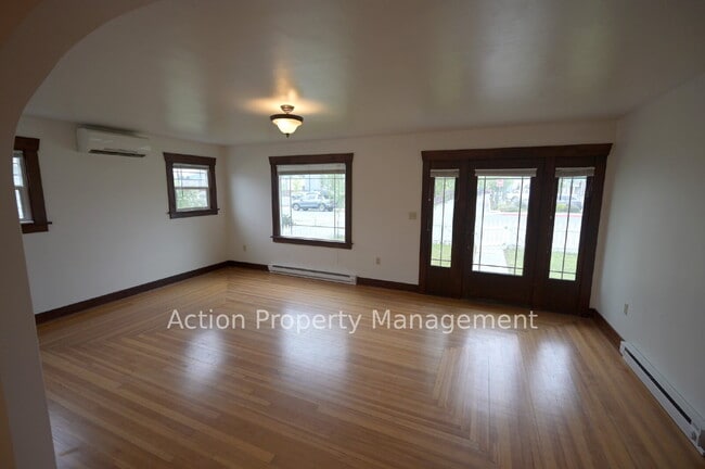 Building Photo - 2 bed, office, 2 bath, 1 car garage, in Sequim