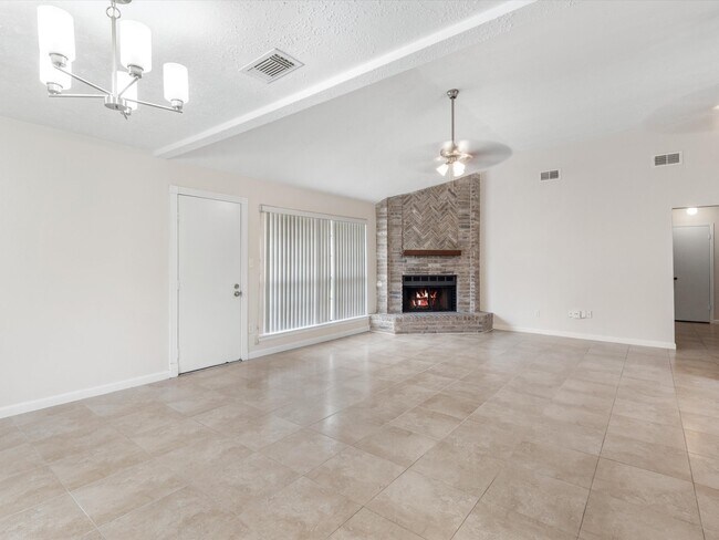 Building Photo - 13515 Wimbledon Oaks Dr