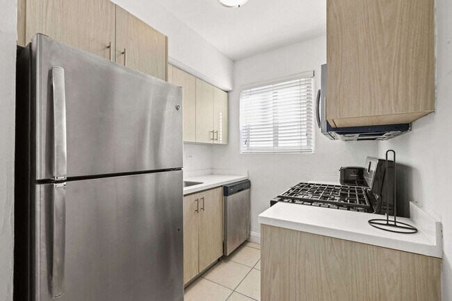 Building Photo - 7340 Harding Ave