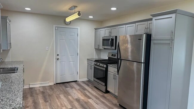 Building Photo - 1310 Orchard Dr