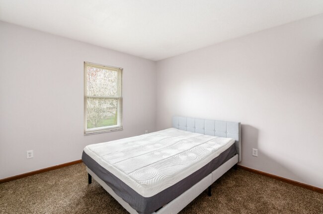 Building Photo - 8370 Payson Dr