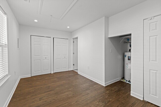 Building Photo - 1012 Danbury Cir