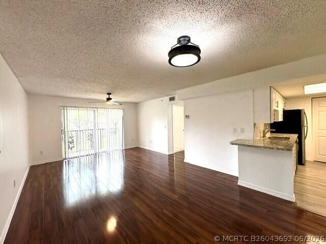 Building Photo - 100 Crestwood Ct N