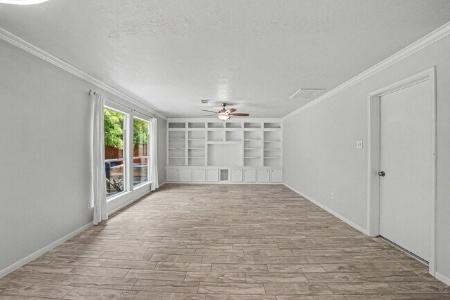Building Photo - 25338 Barmby Dr