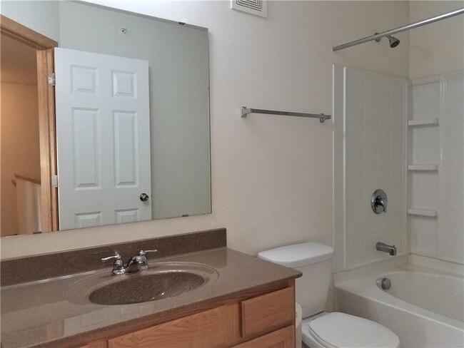 Building Photo - 11810 Emery Village Dr N