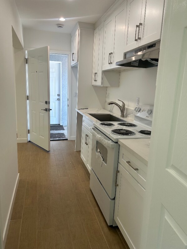 Building Photo - 3221-3223 W 73rd St