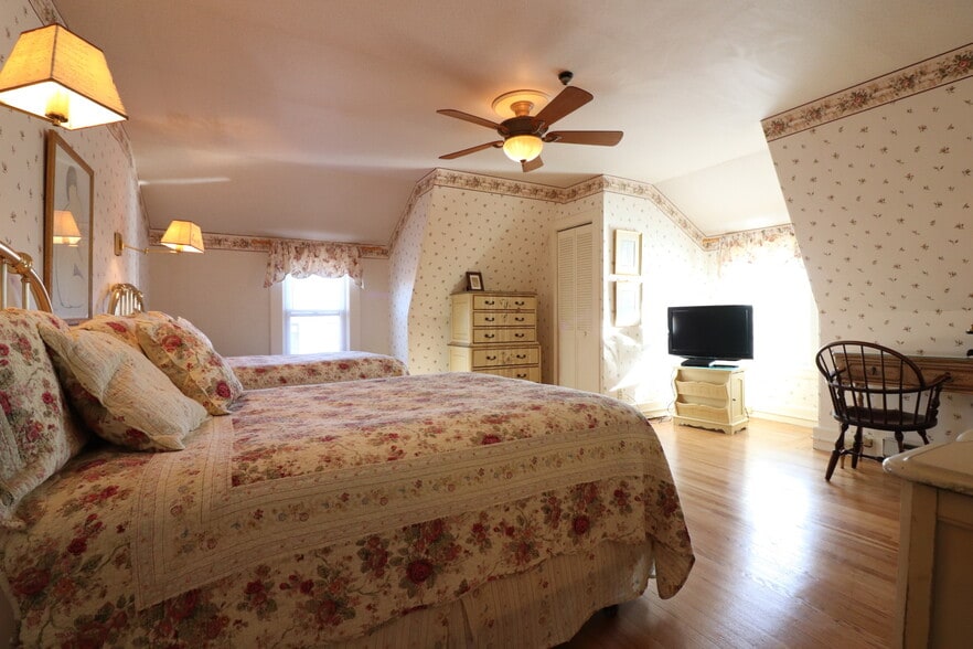 Building Photo - 83 Longwood Ave