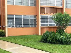 Building Photo - 1591 NE Miami Gardens Dr