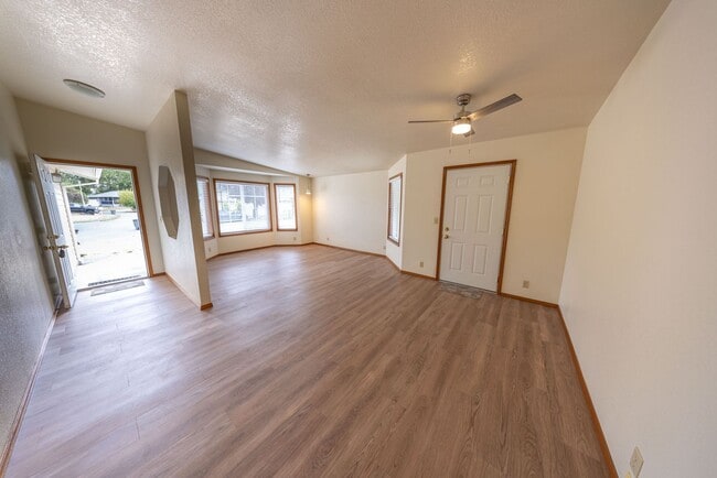 Building Photo - One Level Ranch Home - Three Bedrooms - Updated in 2024