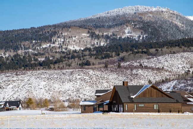 Building Photo - 326 Royal Elk Cir