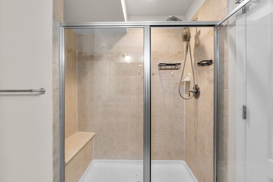 Building Photo - 8020 Ravenclaw Rd