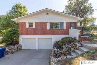 Building Photo - 3401 Sherwood Dr