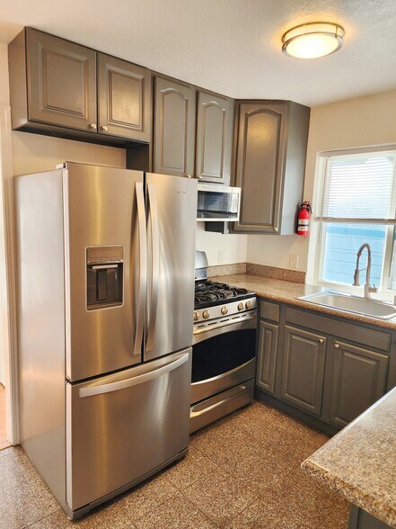 Building Photo - 1074 18th Street