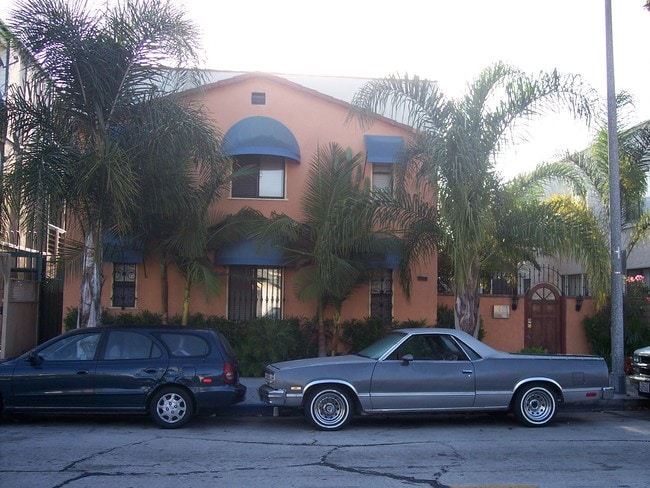 Building Photo - 636 Linden Ave