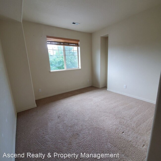 Building Photo - 15188 SW Canyon Wren Way