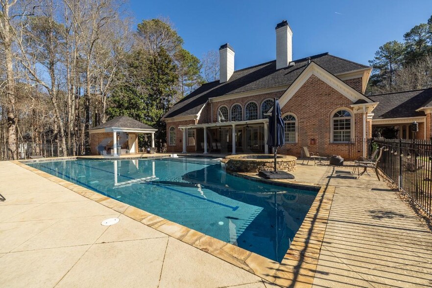 Building Photo - 2801 Spreading Oaks Dr NW