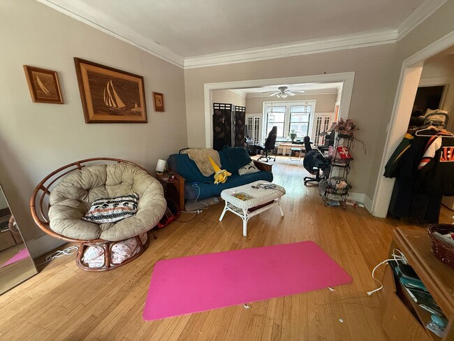 Interior Photo - 2523-29 Webster