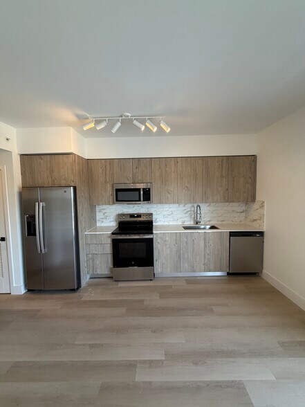 Primary Photo - 406 N 20th Ave