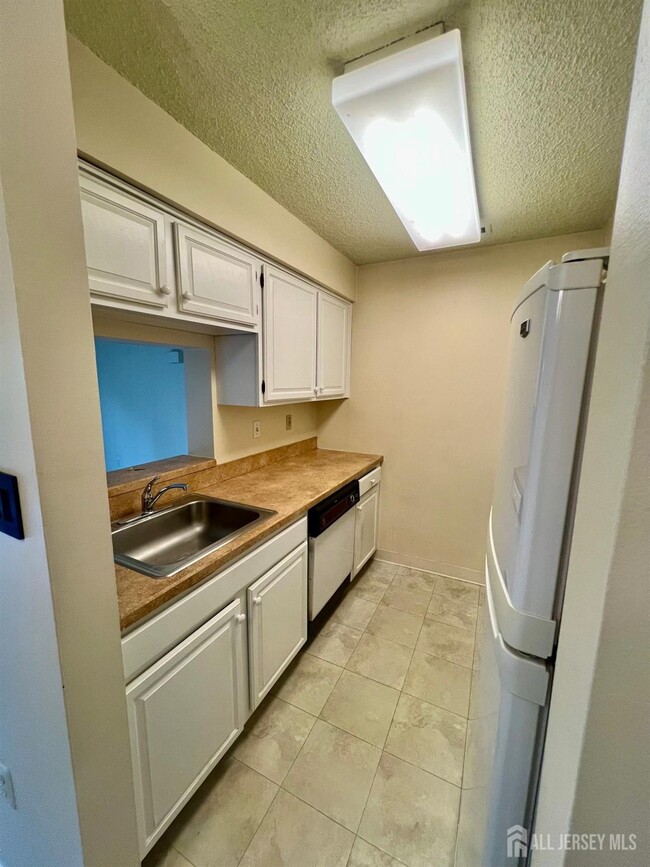 Building Photo - 1317 Ravens Crest Dr