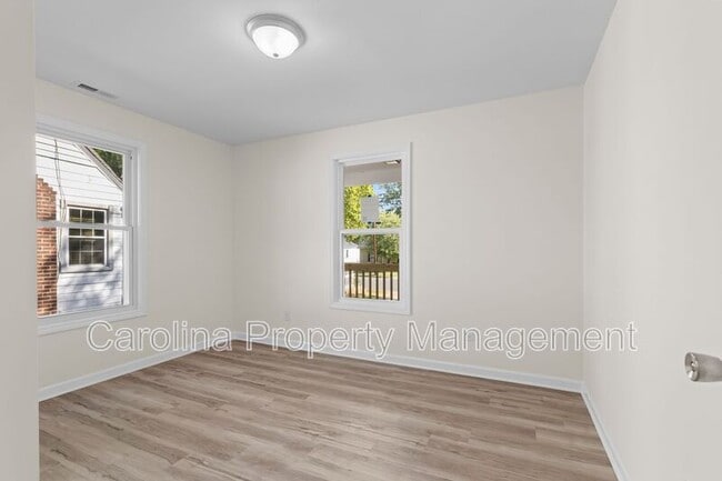 Building Photo - 660 Chestnut St