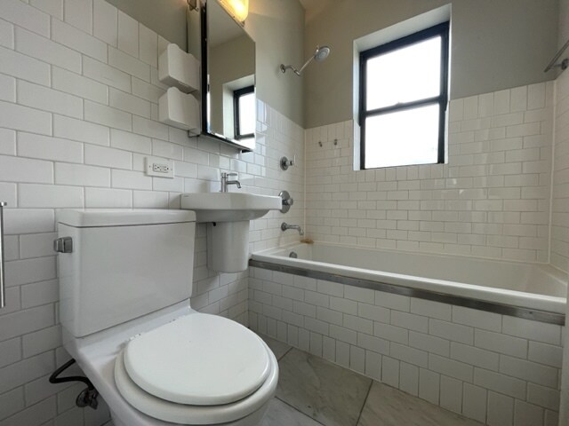 Building Photo - 742 W Addison St