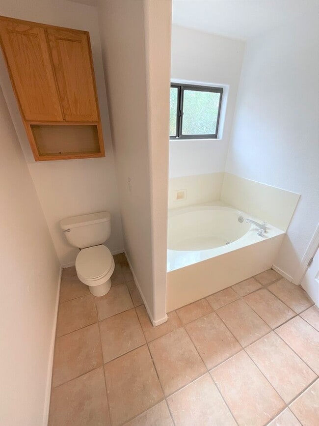Building Photo - Foothills Location - 3 Bedroom 2 bath on cul-de-sac with Sparkling pool