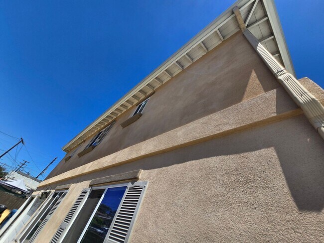 Building Photo - DOZIER(3805)