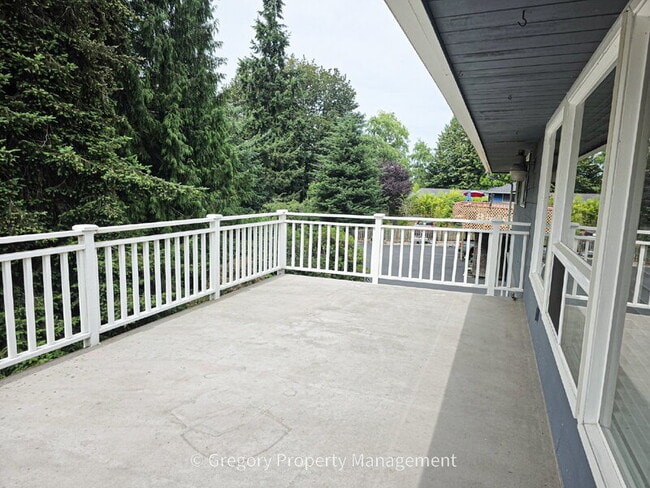 Building Photo - 4908 Dogwood Dr