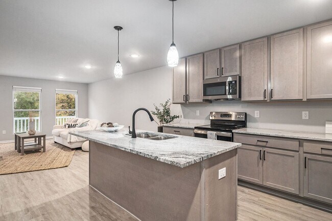 Building Photo - Brand New 5 Bedroom Condo!