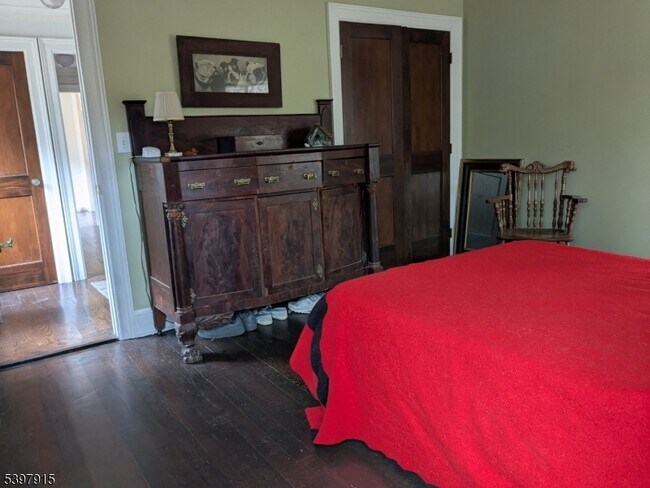 Building Photo - 445 Miller Park Rd