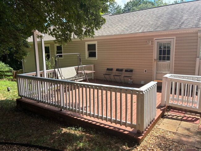 Building Photo - Room in House on Karl Ct