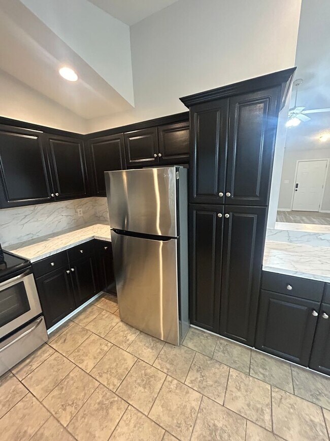 Building Photo - 3613 Farmington Pl