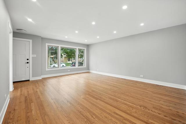 Building Photo - 7441 N Oriole Ave