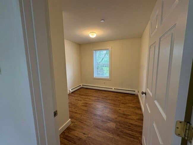 Building Photo - 130 Martell Ct