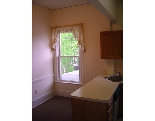 Building Photo - 933 Worcester Rd