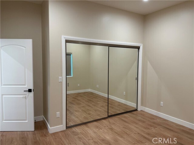 Building Photo - 820 E Tujunga Ave