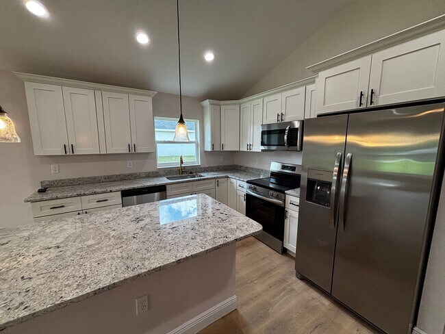 Building Photo - New 3/2 Home built in 2025