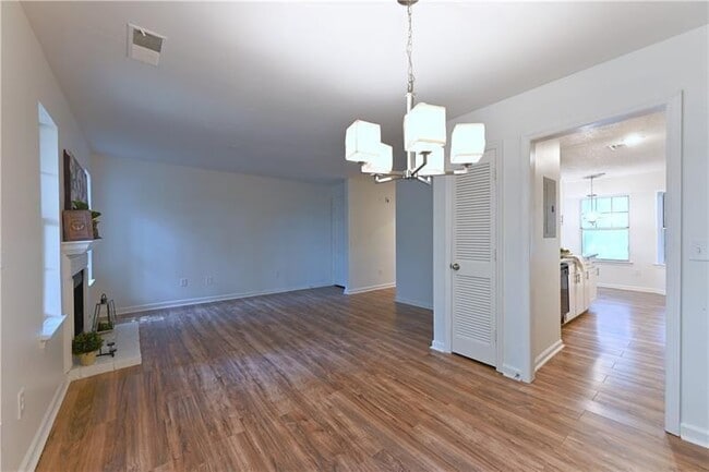 Building Photo - 1697 Cedar Bluff Way