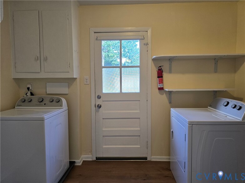 Building Photo - 7998 Wynbrook Ln